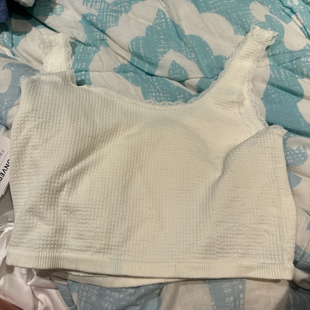 white tank top size small
